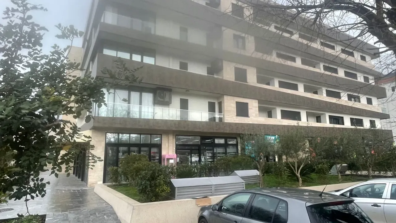 Izdavanje, poslovni prostor, 50m², Seljanovo, Tivat
