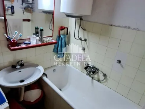 Prodaja, trosoban stan, 76m², Novi Beograd Blok 63, Novi Beograd Sve Podlokacije - image 9