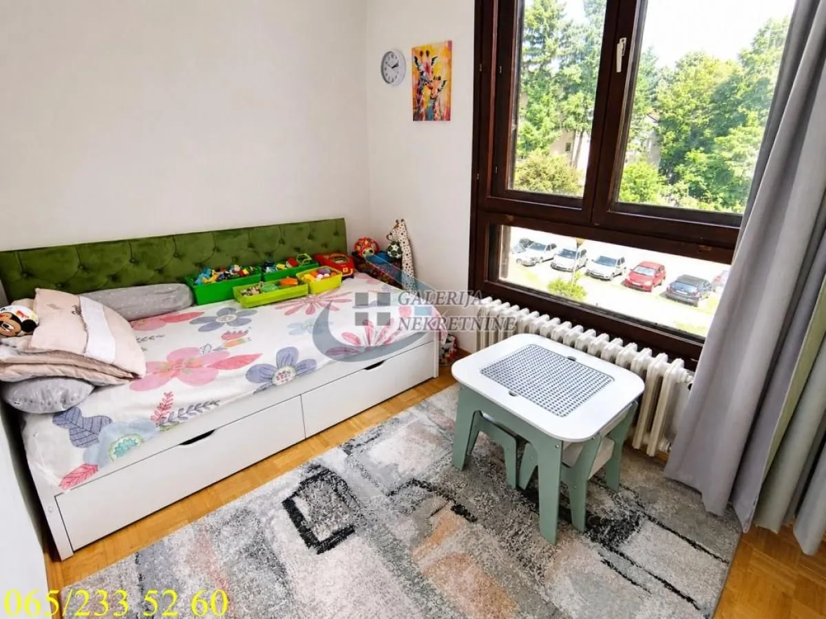 Prodaja, trosoban stan, 95m², Labudovo Brdo, Beograd