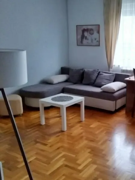 Izdavanje, garsonjera, 31m², Bulevar Evrope, Novi Sad Sve Podlokacije