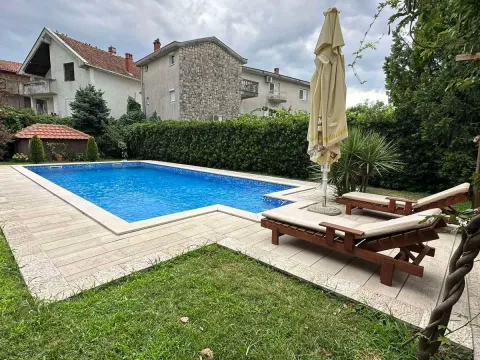 Rent, house, 340m², Gorica C, Podgorica - image 2