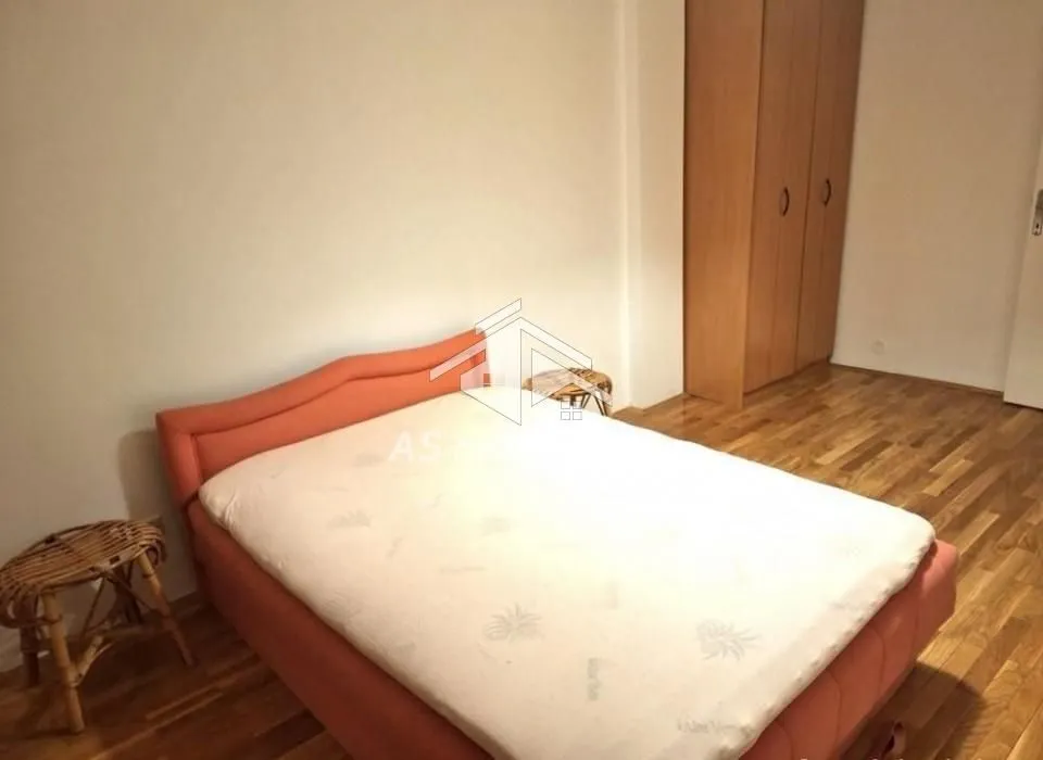 Izdavanje, četvorosoban stan, 105m², Crveni Krst, Beograd