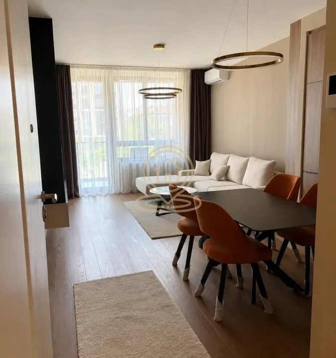 Izdavanje, trosoban stan, 74m², Savski Venac, Beograd