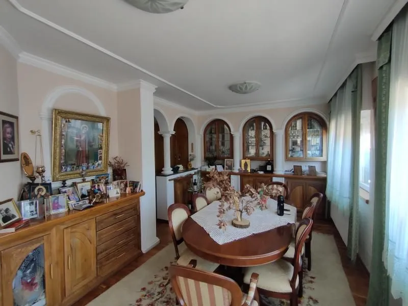 Prodaja, kuća, 330m², Sremska Kamenica, Petrovaradin
