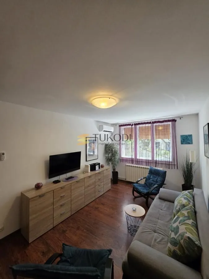 Rent, two bedroom apartment, 46m², Stari Grad, Beograd