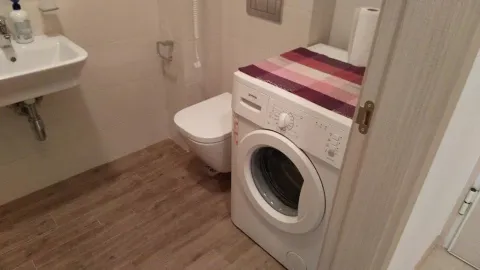 Izdavanje, jednosoban stan, 50m², City Kvart, Podgorica - image 7