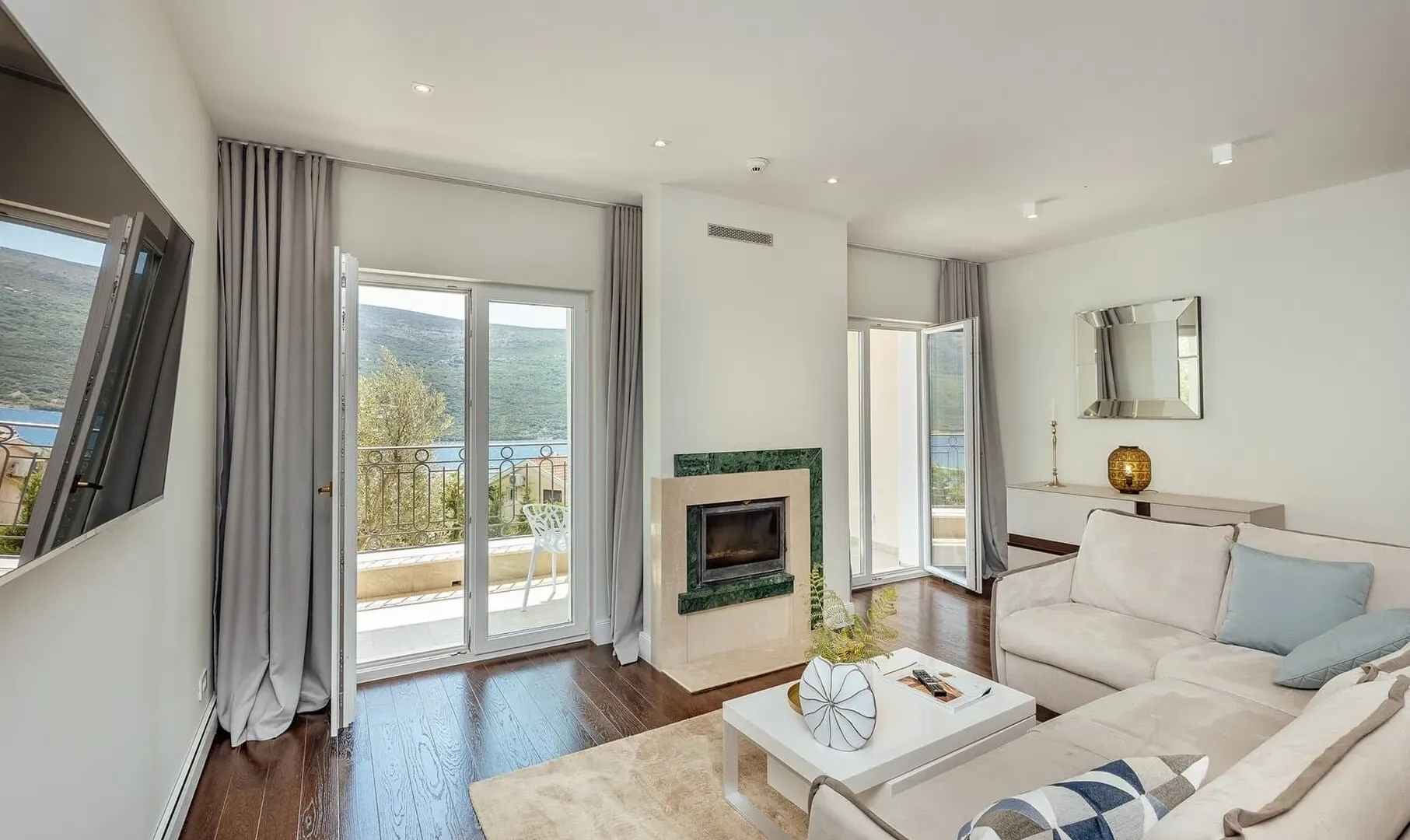 Sale, three bedroom apartment, 158m², Bunovići, Kotor