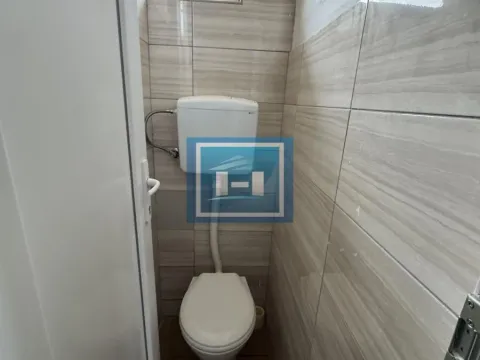 Izdavanje, poslovni prostor, 750m², Mijatovac, Ćuprija - image 18