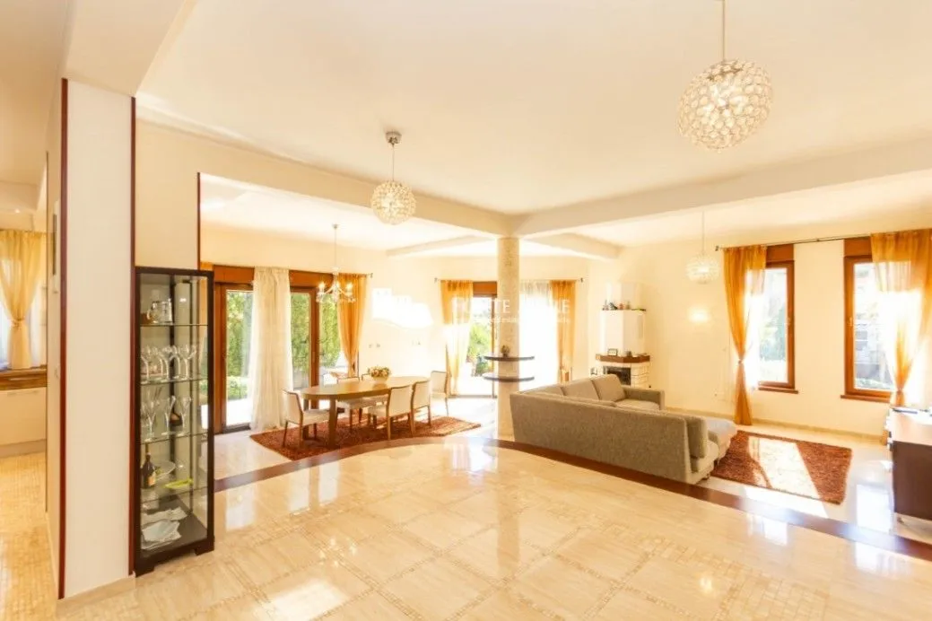 Prodaja, kuća, 330m², Đenovići, Herceg Novi