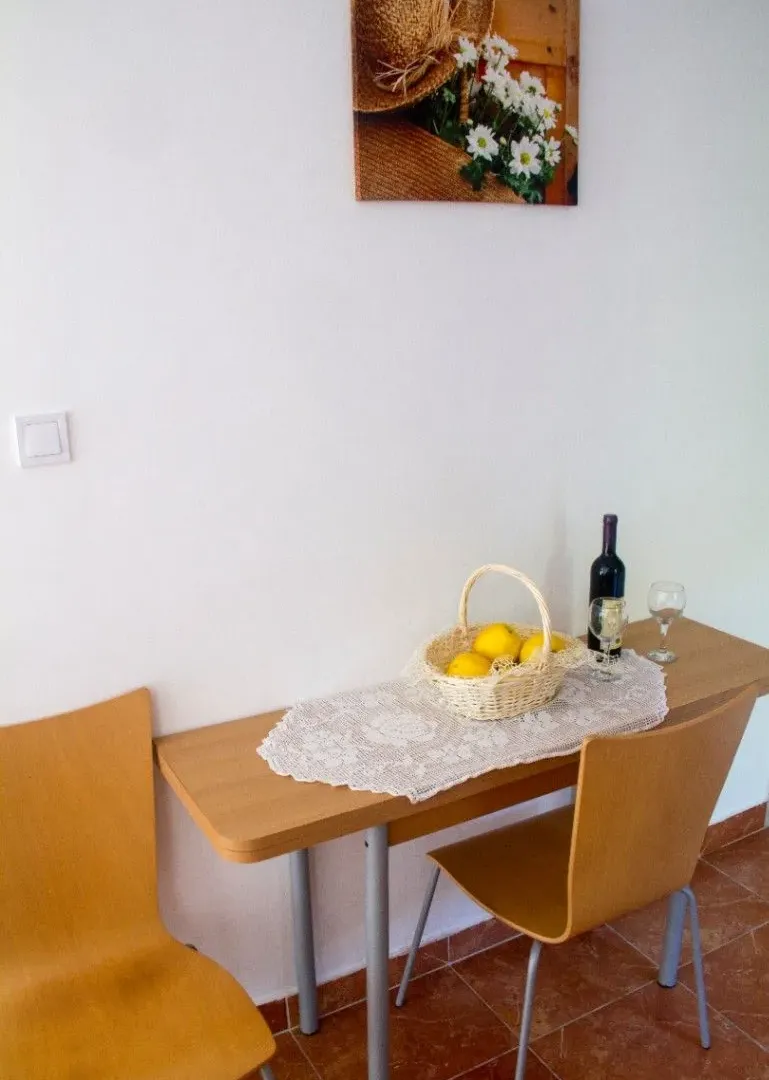 Sale, studio apartment, 26m², Sveti Stefan, Budva