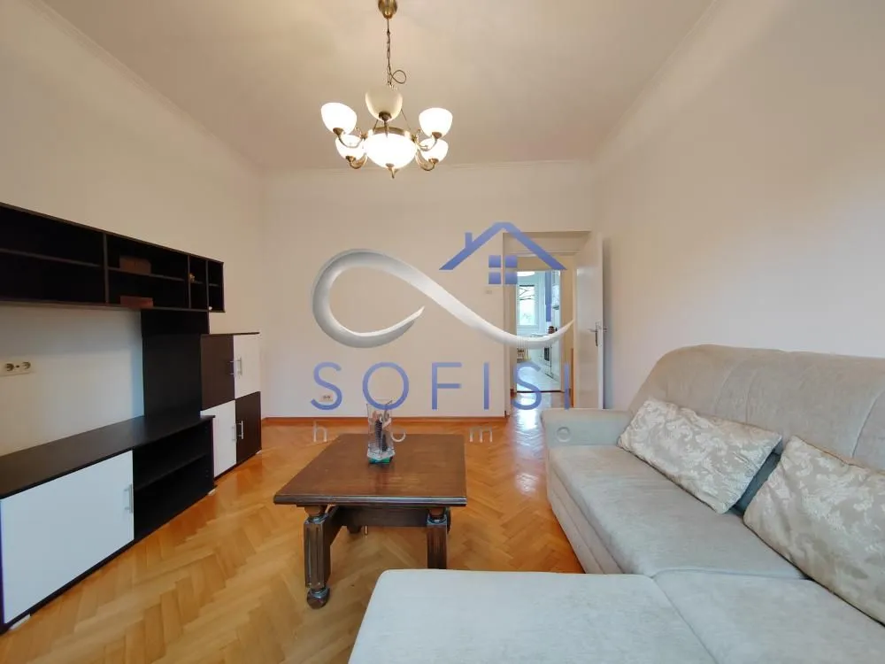Izdavanje, dvosoban stan, 49m², Centar, Novi Sad