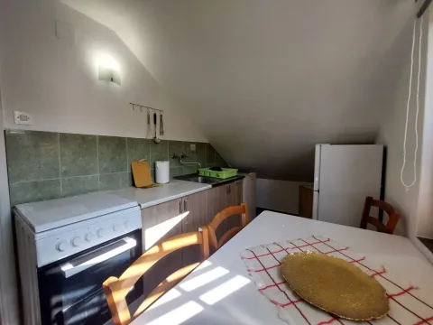 Rent, two bedroom apartment, 70m², Kalimanj, Tivat - image 7