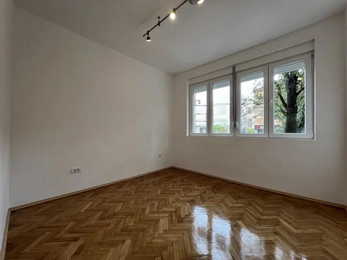 Rent, office space, 61m², Centar, Podgorica