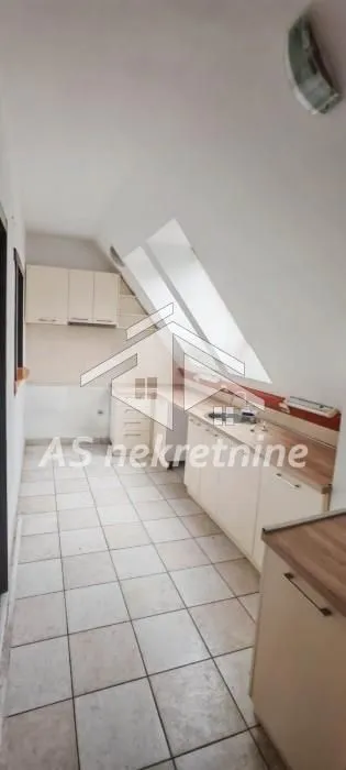 Prodaja, stan, 207m², Kalenić Pijaca, Vračar Sve Podlokacije