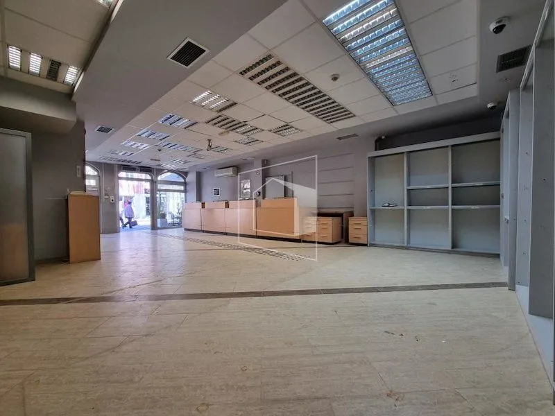 Rent, office space, 221m², Nikšić, Crna Gora
