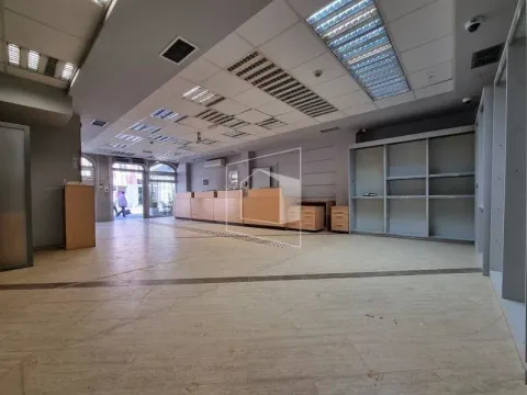 Izdavanje, poslovni prostor, 221m², Nikšić, Crna Gora - image 2