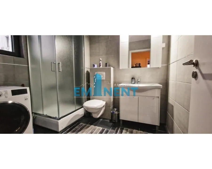 Izdavanje, trosoban stan, 86m², Južni Bulevar, Vračar Sve Podlokacije