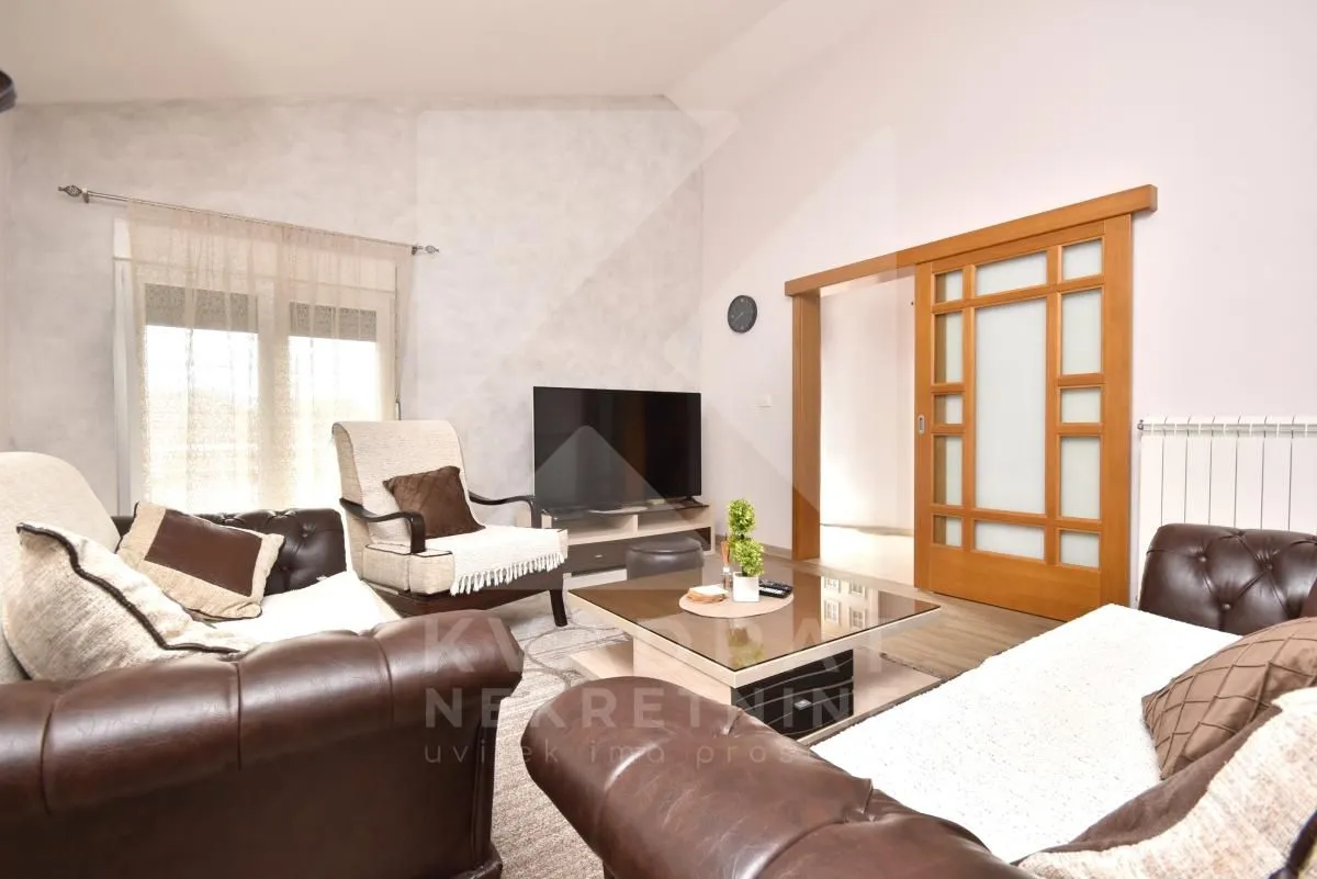 Izdavanje, dvosoban stan, 84m², Zagorič, Podgorica