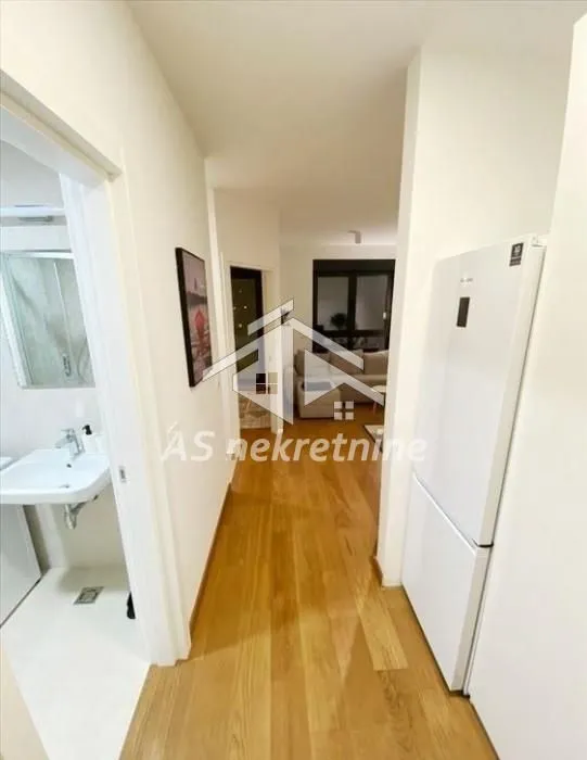 Izdavanje, dvosoban stan, 35m², Vračar Sve Podlokacije, Beograd