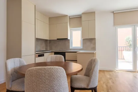 Prodaja, dvosoban stan, 63m², Sutomore, Bar - image 3