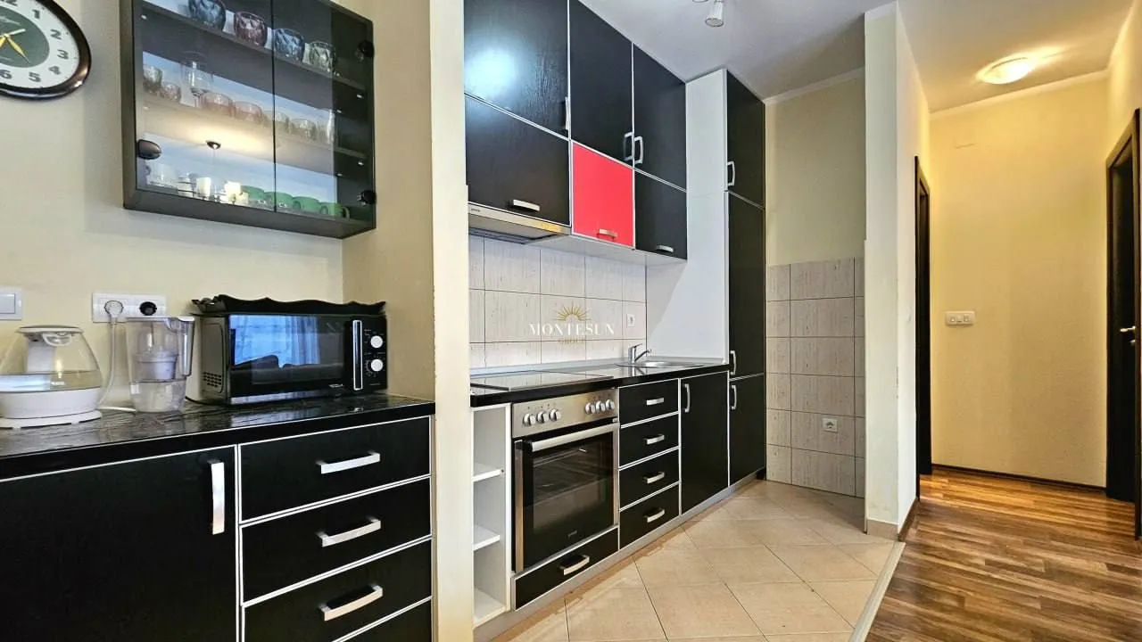 Rent, one bedroom apartment, 51m², Centar, Budva