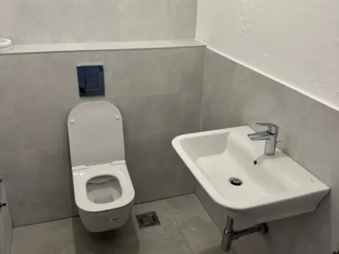 Izdavanje, poslovni prostor, 95m², Stari Aerodrom, Podgorica - image 5