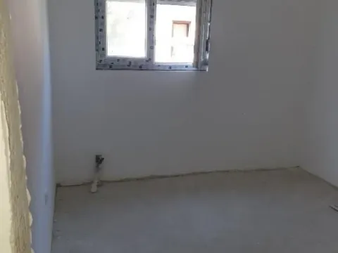 Prodaja, trosoban stan, 76m², Resnik, Beograd - image 9