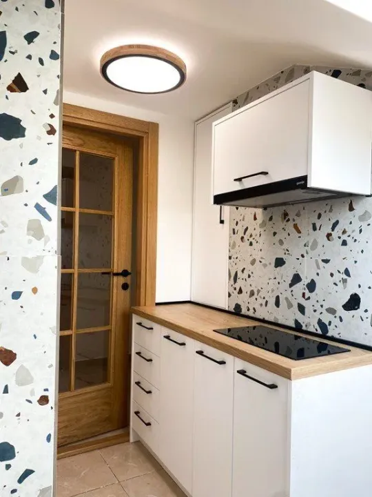 Izdavanje, dvosoban stan, 80m², Centar, Podgorica