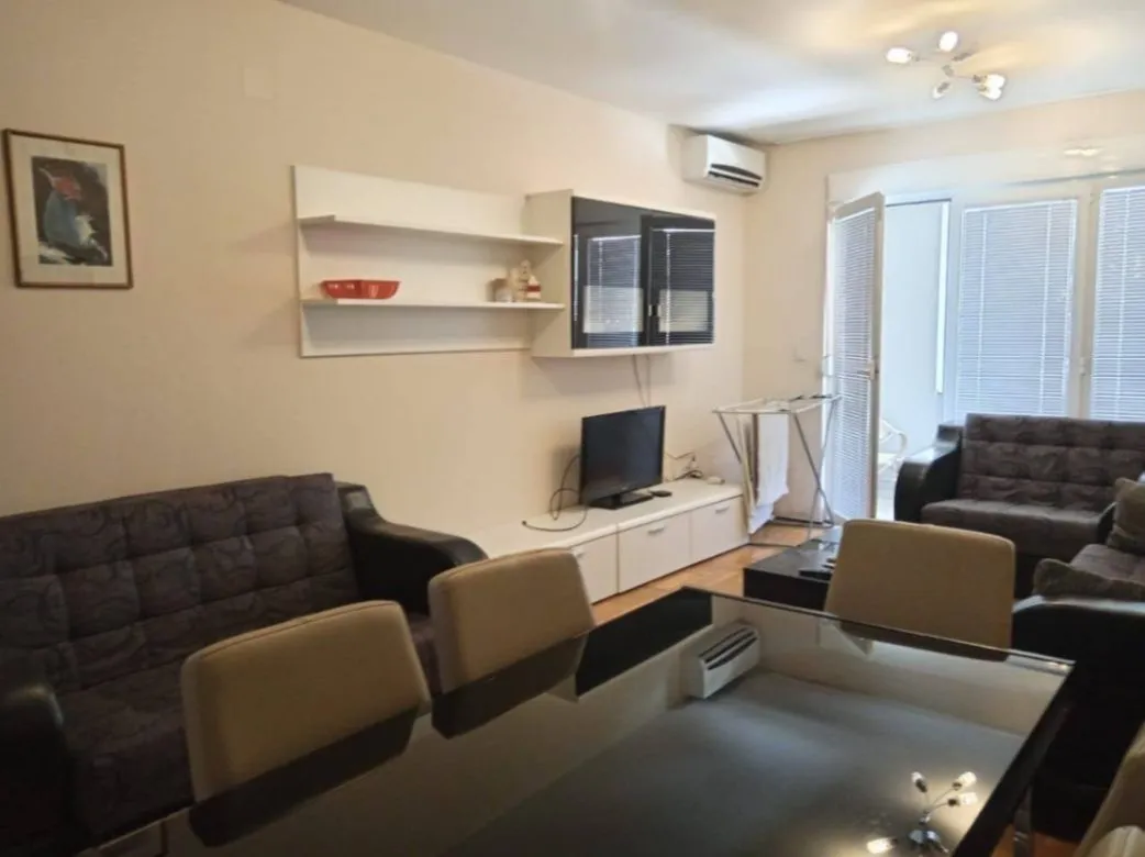 Rent, one bedroom apartment, 50m², Rozino, Budva