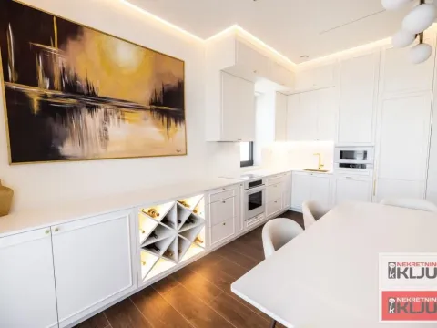 Izdavanje, četvorosoban stan, 135m², Tatarsko brdo, Petrovaradin - image 36