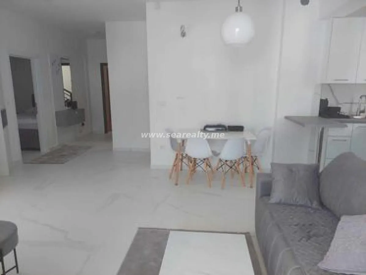 Izdavanje, dvosoban stan, 64m², Budva, Crna Gora