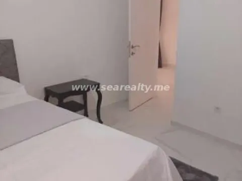 Rent, two bedroom apartment, 64m², Budva, Crna Gora - image 9