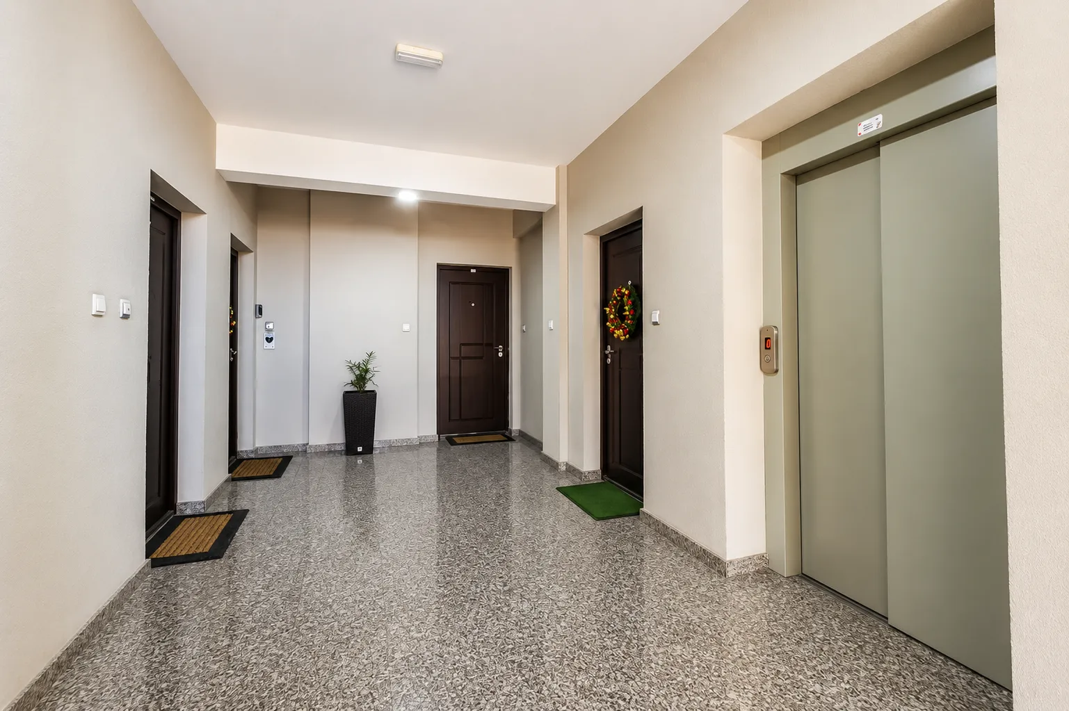 Izdavanje, dvosoban stan, 92m², Zabjelo, Podgorica