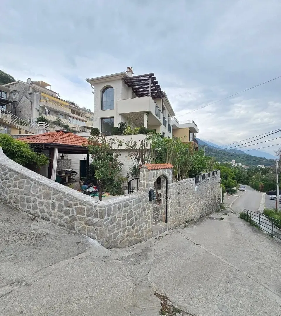 Prodaja, kuća, 240m², Donja Lastva, Tivat