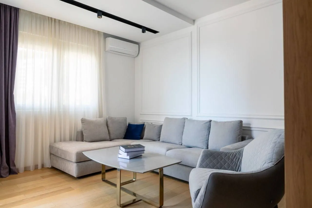 Rent, one bedroom apartment, 52m², Bečići, Budva