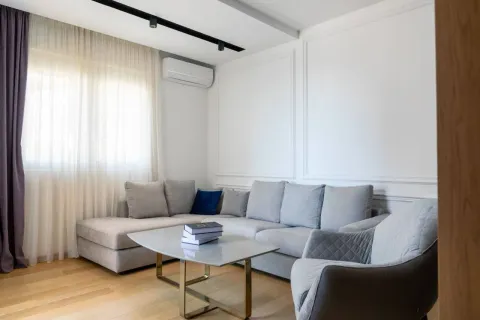 Rent, one bedroom apartment, 52m², Bečići, Budva - image 8