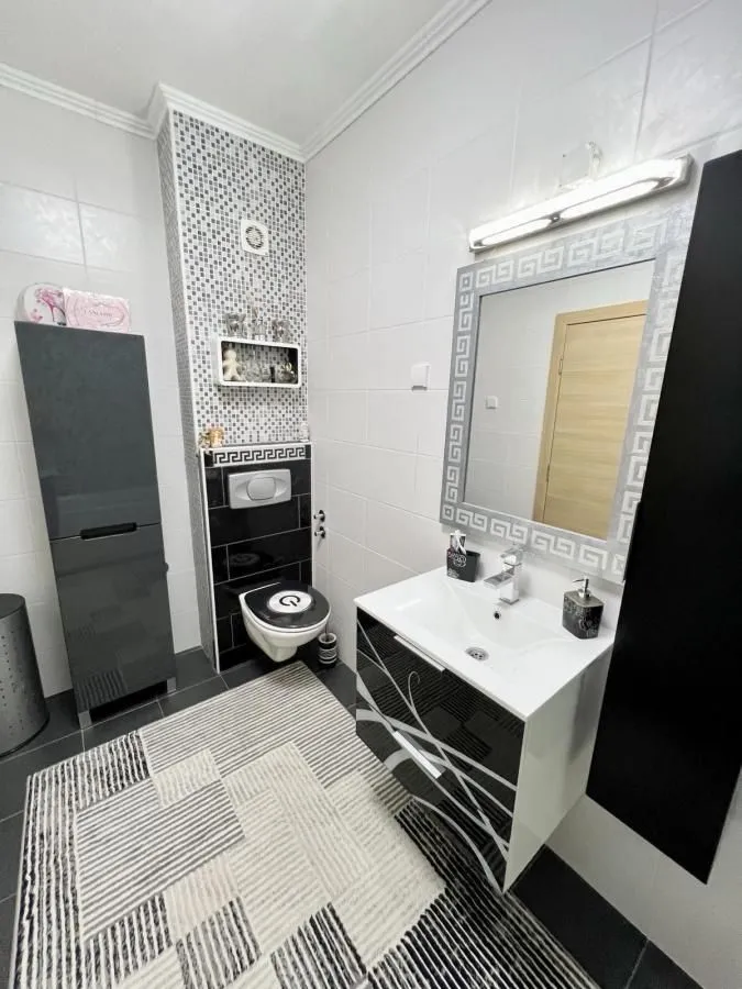 Prodaja, četvorosoban stan, 120m², Novo naselje, Novi Sad