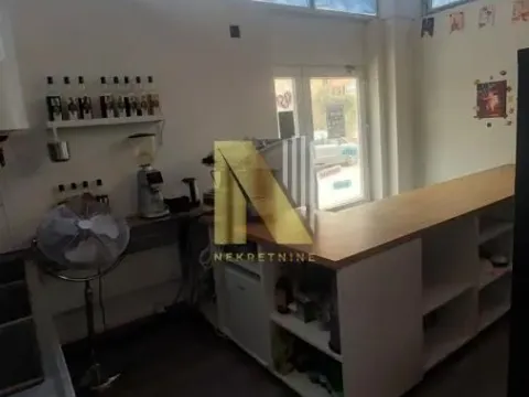 Izdavanje, poslovni prostor, 60m², Socijalno, Novi Sad Sve Podlokacije