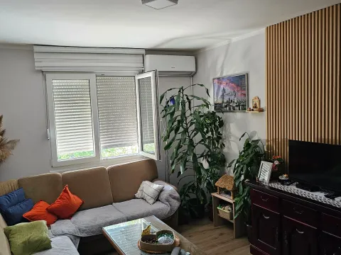 Prodaja, dvosoban stan, 58m², Centar, Nikšić - image 1