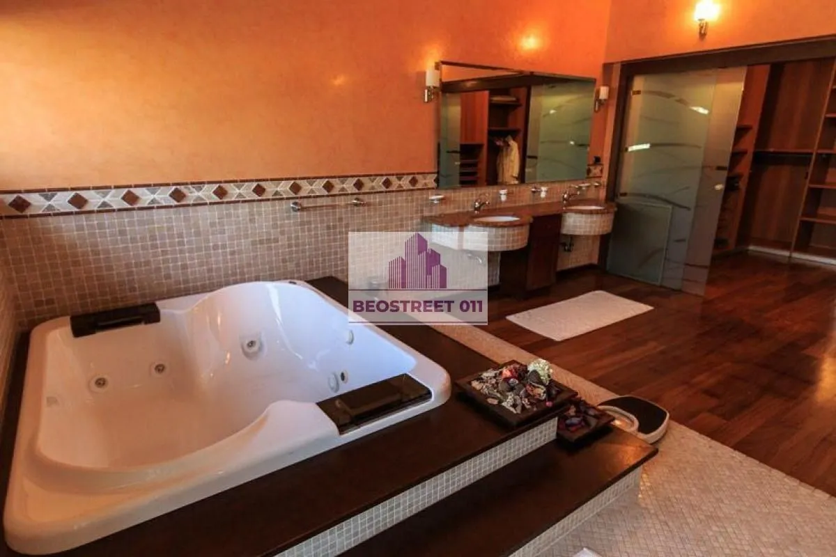 Sale, house, 1200m², Stari Grad, Budva