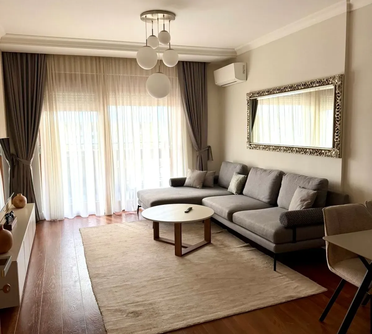 Izdavanje, jednosoban stan, 52m², Master Kvart, Podgorica