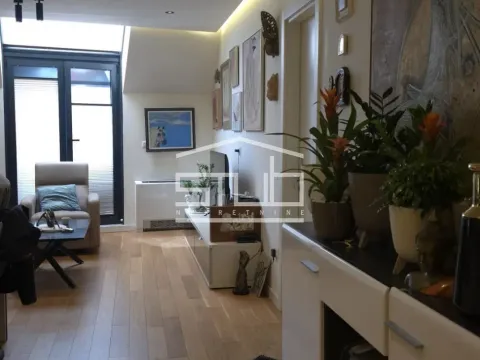 Rent, two bedroom apartment, 60m², Vračar Sve Podlokacije, Beograd - image 4