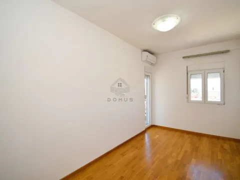 Rent, office space, 74m², Stari Aerodrom, Podgorica - image 10