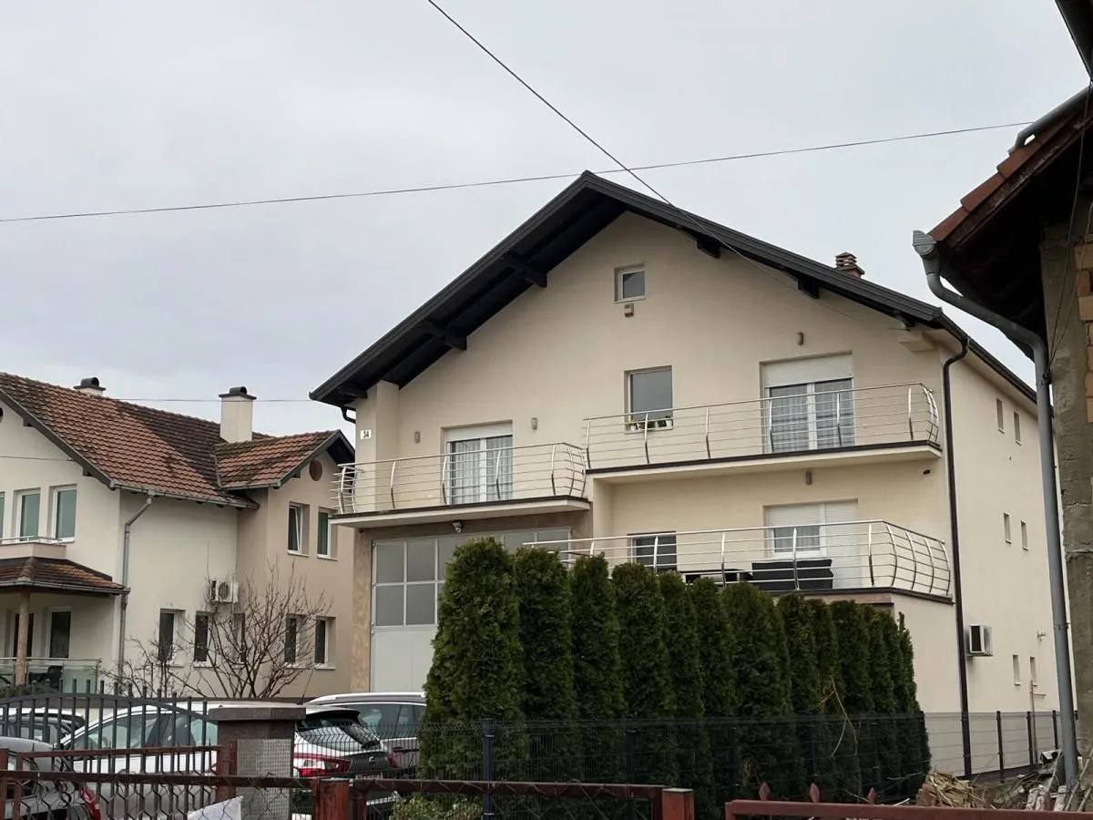 Sale, house, 402m², Adice, Novi Sad Sve Podlokacije