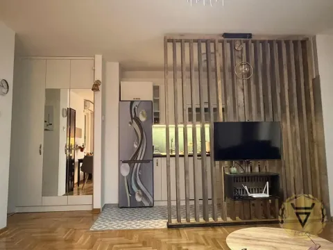 Rent, two bedroom apartment, 49m², Stari Grad, Beograd - image 2