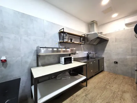 Rent, office space, 50m², Tuški Put, Podgorica - image 8