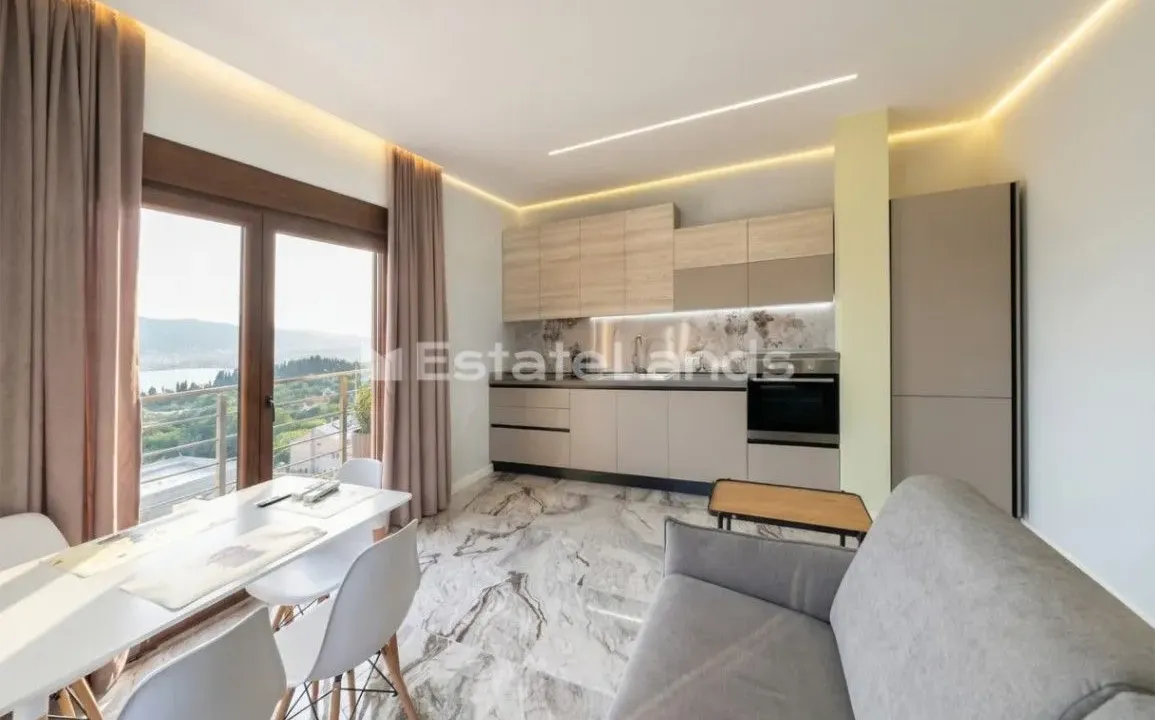 Izdavanje, jednosoban stan, 38m², Kava, Tivat