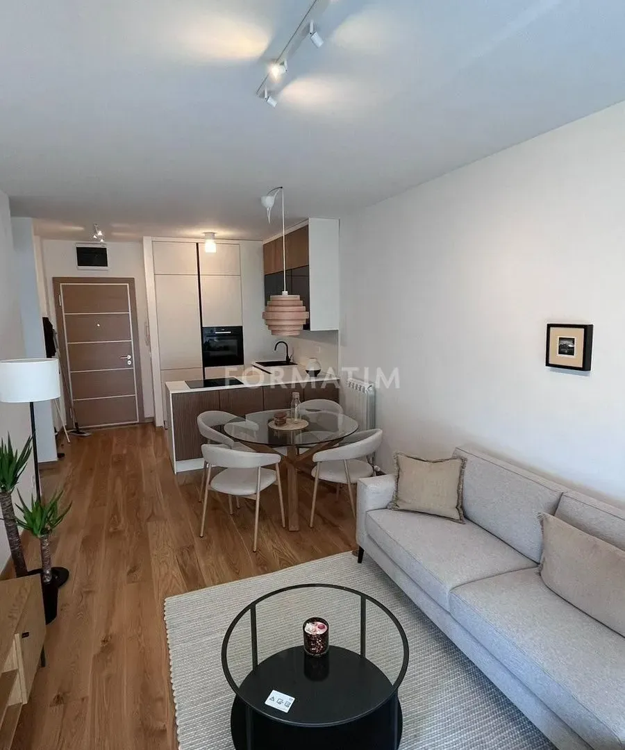 Izdavanje, dvosoban stan, 49m², Centar Sve Podlokacije, Beograd