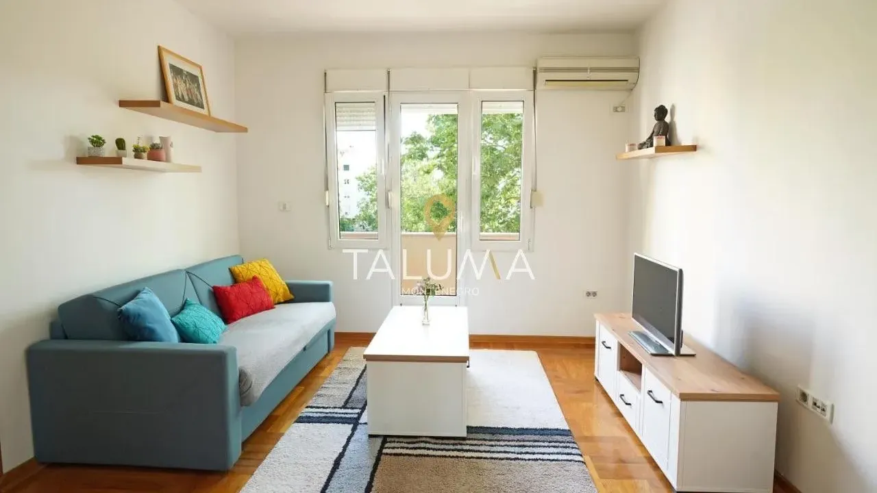 Izdavanje, dvosoban stan, 58m², Centar, Podgorica