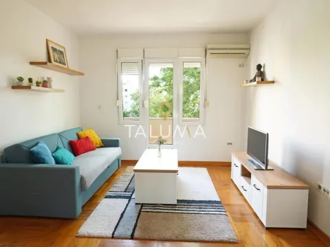 Izdavanje, dvosoban stan, 58m², Centar, Podgorica